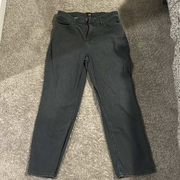 Lee Women's Relaxed Fit Straight Leg Jean - Picture 1 of 4
